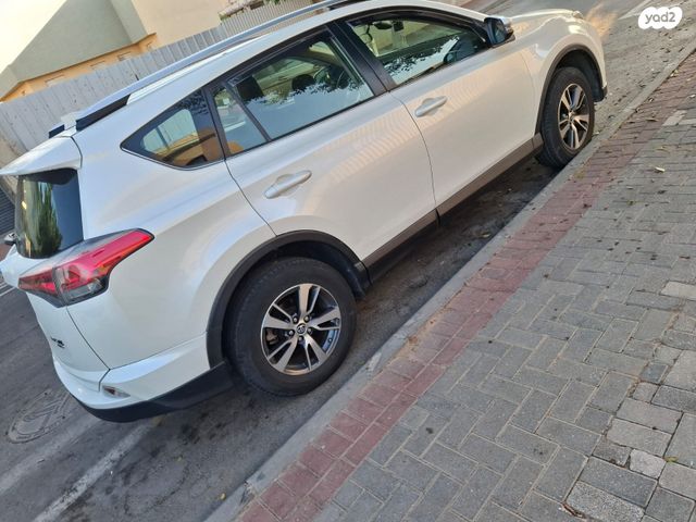 מודעת רכב טויוטה RAV4