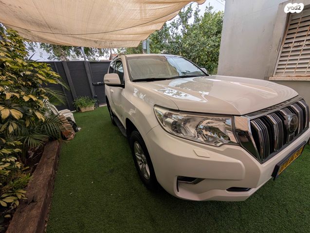 טויוטה לנד קרוזר