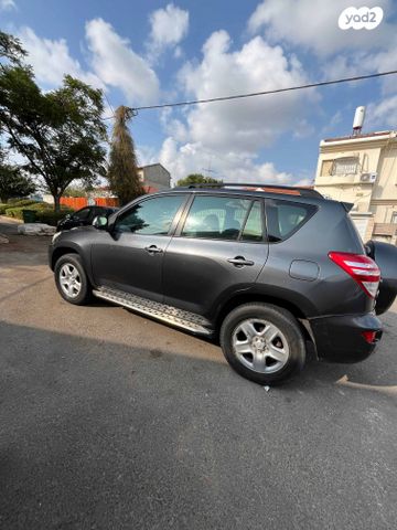 טויוטה RAV4