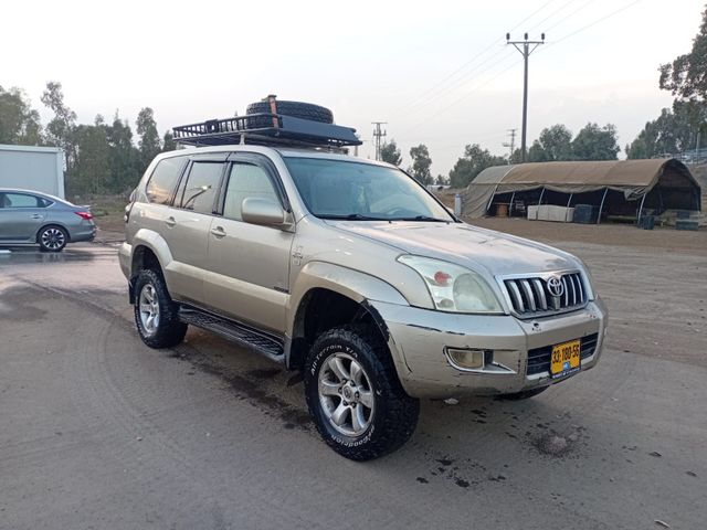 טויוטה לנד קרוזר