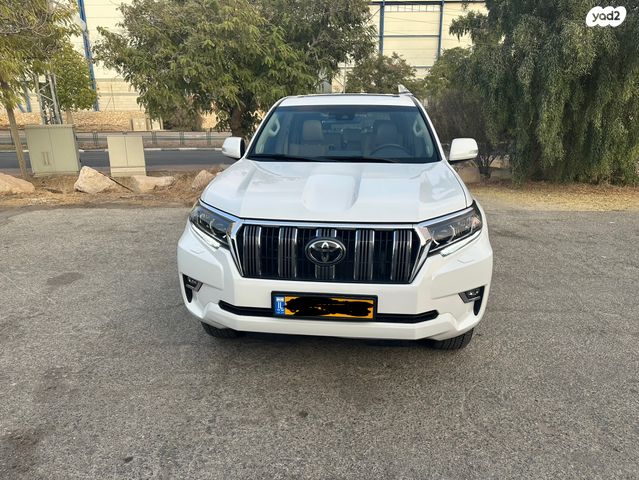 טויוטה לנד קרוזר