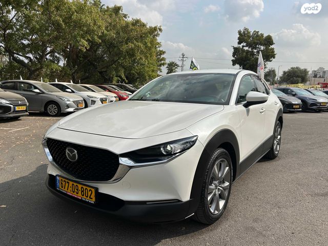 מודעת רכב מאזדה CX-30