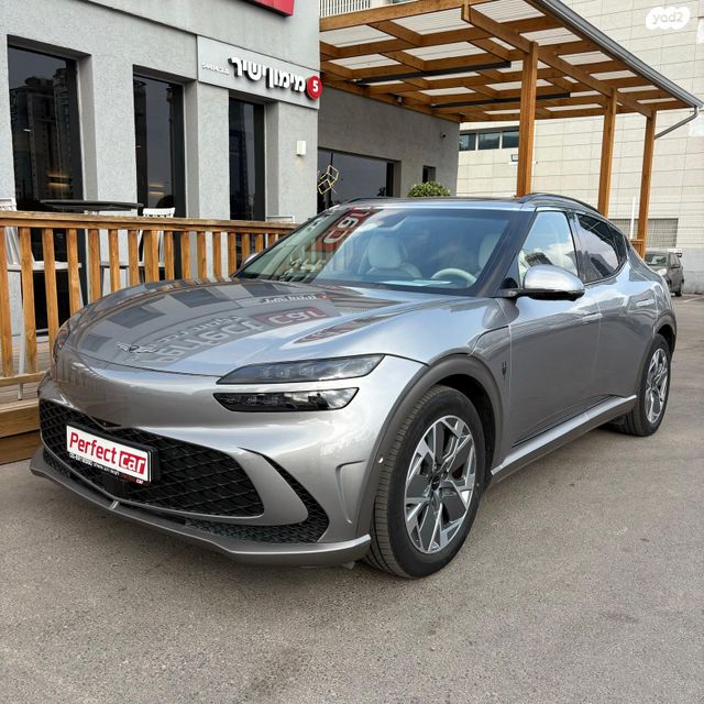 מודעת רכב ג'נסיס GV60