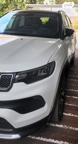 מודעת רכב ג'יפ קומפאס