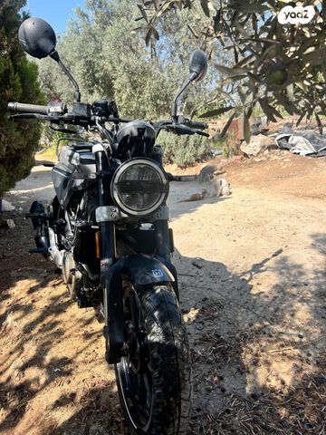 הוסקוורנה SVARTPILEN 250
