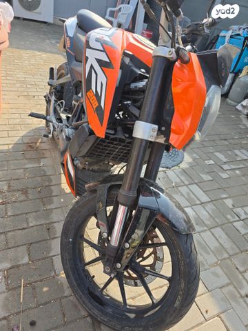 KTM Naked Duke 200