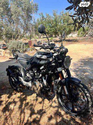 הוסקוורנה SVARTPILEN 250