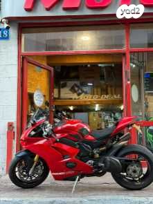 דוקאטי פניגאלה V4S