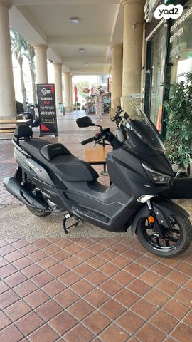 מודעת רכב סאן יאנג ג'וי-מקס Z-250