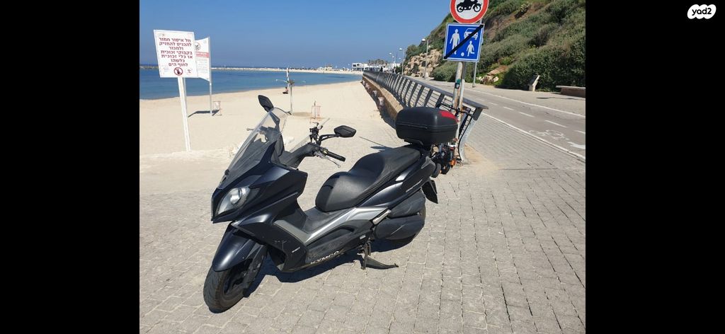 מודעת רכב קימקו דאון-טאון 350