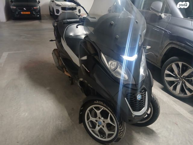 מודעת רכב פיאג'ו MP3 500