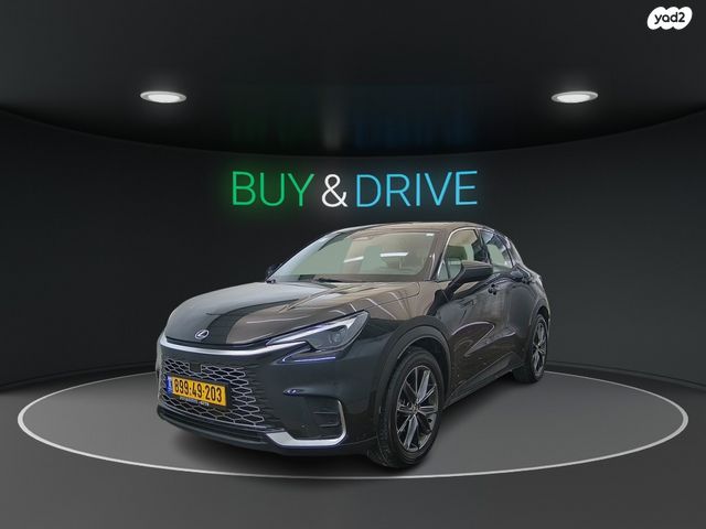 מודעת רכב לקסוס  LBX