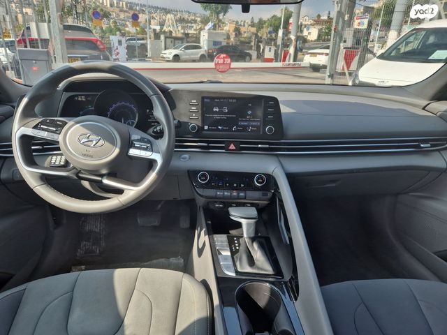 יונדאי אלנטרה