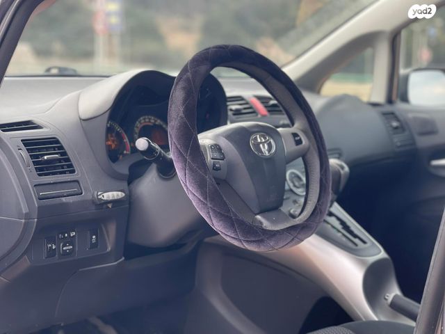 טויוטה אוריס