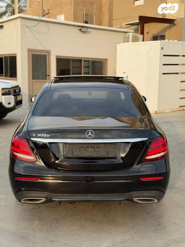 מודעת רכב מרצדס-בנץ E-class