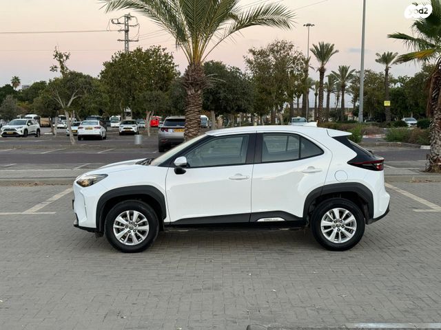 טויוטה יאריס קרוס