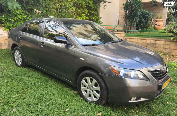 טויוטה קאמרי