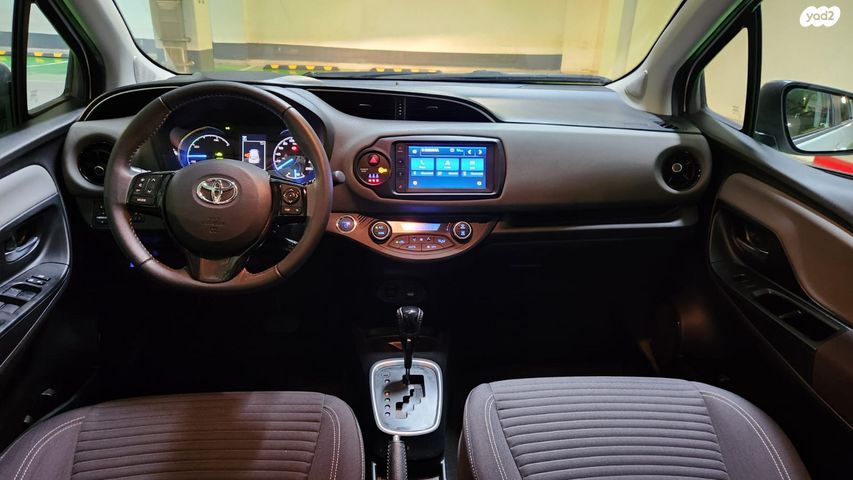 מודעת רכב טויוטה יאריס 2