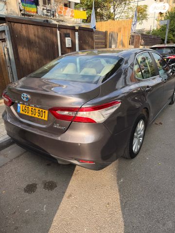 מודעת רכב טויוטה קאמרי 1