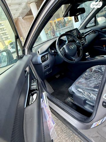 טויוטה C-HR