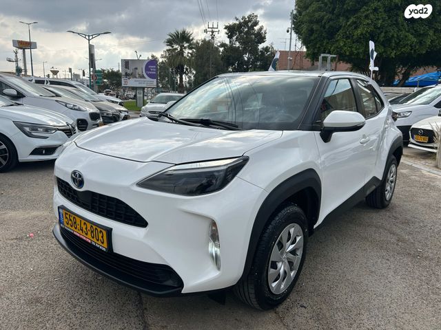 מודעת רכב טויוטה יאריס קרוס