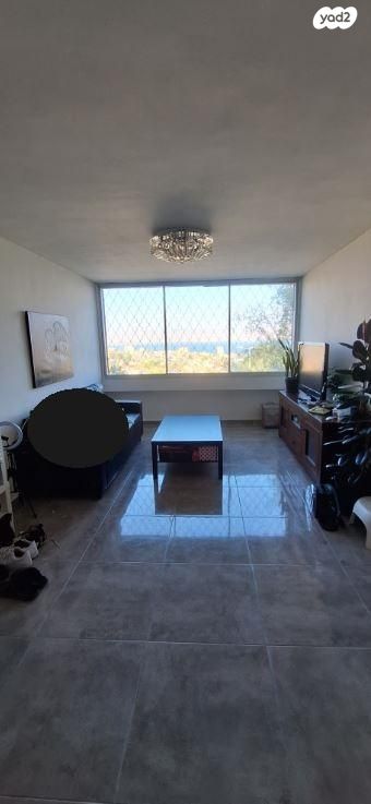 דירה, הגיבורים 8, שיכון ב, טבריה