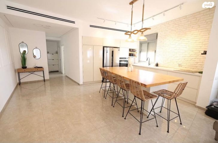 גג/ פנטהאוז, גדעון האוזנר 10, רמות הרכס, באר שבע