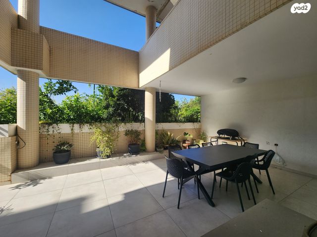 דירת גן, הפרחים 4, קרית הפרחים - 2005, רעננה