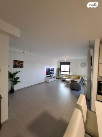 גג/ פנטהאוז, כנען 16, בית בפארק ,פרדס בחסכון, אור יהודה