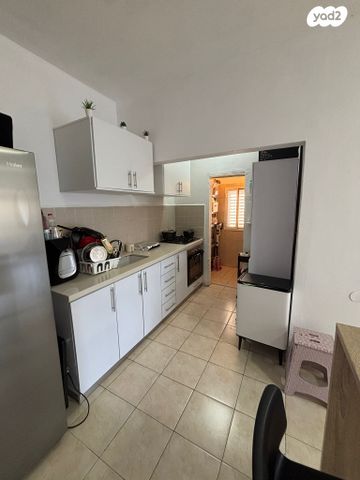 דירה, שדרות כצנלסון 18, מרכז העיר, קרית אתא