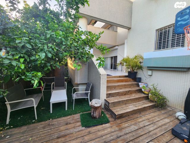 דירת גן, הפרחים 4, קרית הפרחים - 2005, רעננה