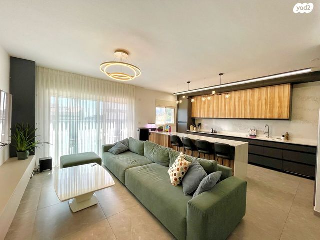 דירת גן, הדודאים 3, גבעת זמר, חיפה