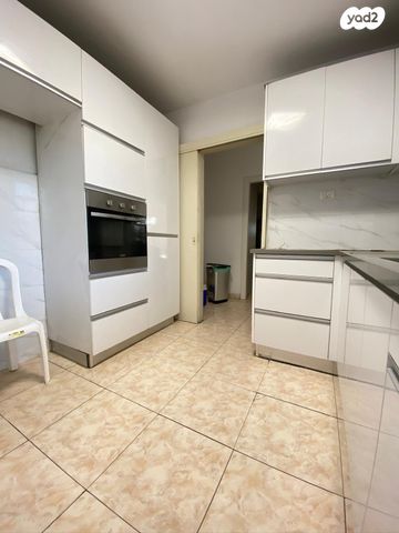 דירה, מאיר בר אילן 14, המרכז האזרחי, רמלה