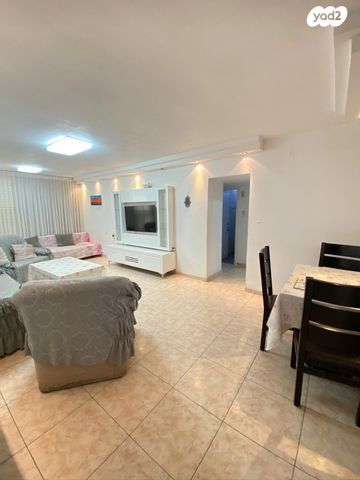 דירה, מאיר בר אילן 14, המרכז האזרחי, רמלה