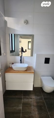 בית פרטי/ קוטג', הראשונים 15, המושבה, בנימינה גבעת עדה