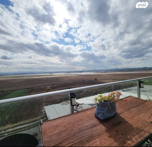 גג/ פנטהאוז, סמטת השחר 7, נווה רבין, אור יהודה