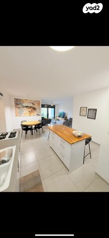 דירת גן, הארבל 18, פרדסיה, פרדסיה