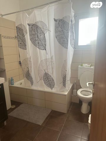 דו משפחתי, הגיתית 94, יקיר, יקיר