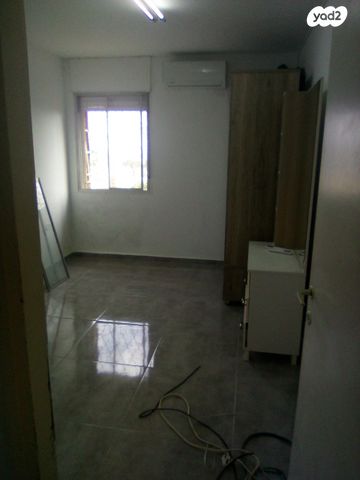 דירה, הגיבורים 8, שיכון ב, טבריה