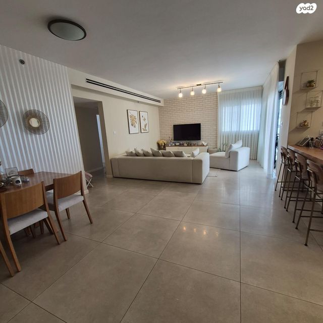 דירה, דגניה 2, ח-501, חולון