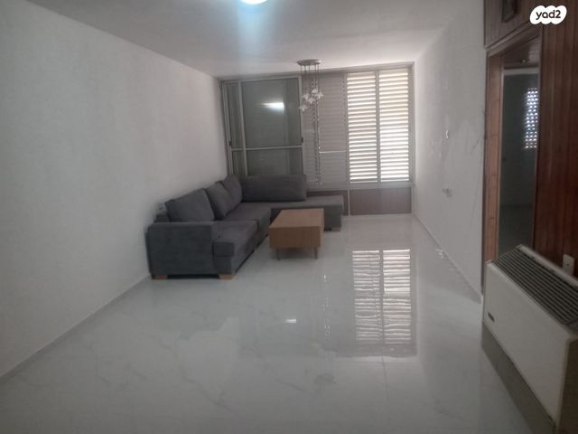 קרן היסוד 10