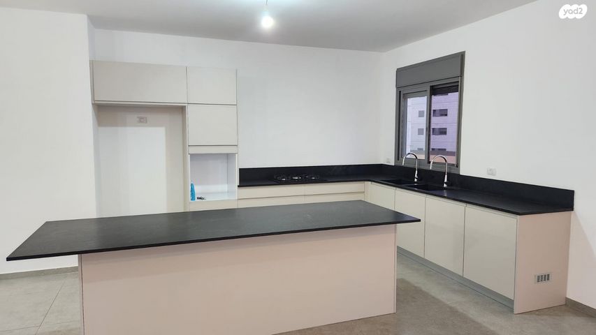 גג/ פנטהאוז, שוהם 27, אבני חן, חריש