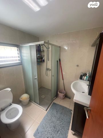 יחידת דיור, אח"י דקר 7, שאר העיר, קדימה צורן