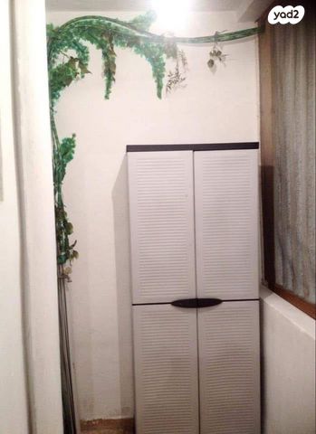 דירה, הזית 457, שכונה ותיקה - מרכז העיר, מעלות תרשיחא