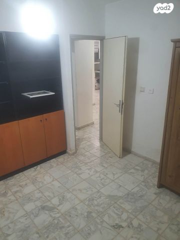 דירת גן, האלון 26, שאר העיר, כפר יונה