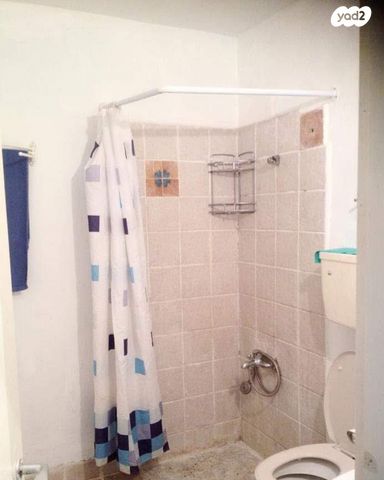 דירה, הזית 457, שכונה ותיקה - מרכז העיר, מעלות תרשיחא