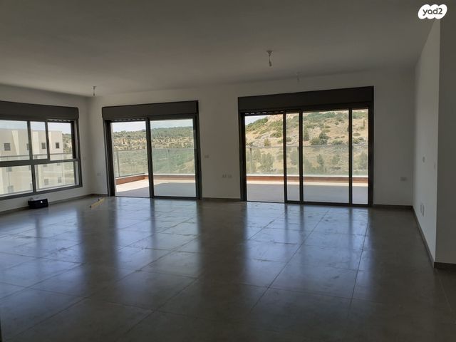 גג/ פנטהאוז, שוהם 27, אבני חן, חריש