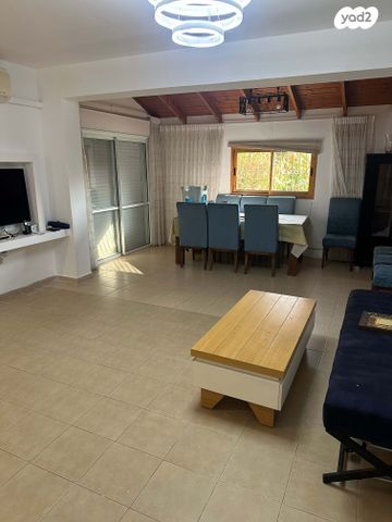 דירת גן, האצ"ל 156, שיכון ד', קרית שמונה