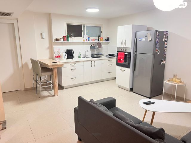 יחידת דיור, לח"י 12, מרכז המושבה, גן יבנה