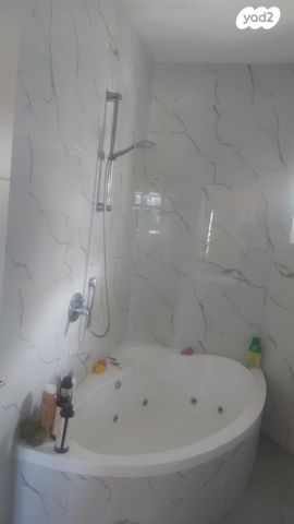 בית פרטי/ קוטג', משעול הכרמים 6, הרימון, אפרת